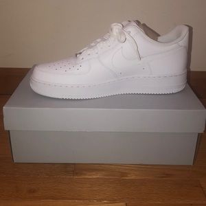 BRAND NEW never worn Nike Air Force 1